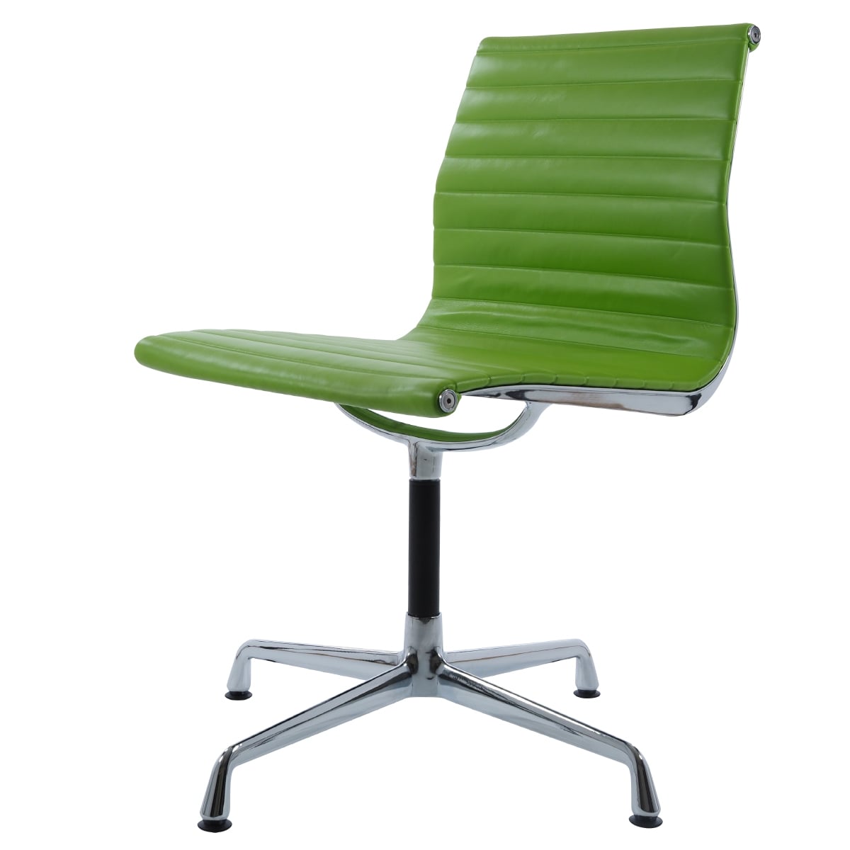 Charles Eames style, Presidente da reunião EA105 Couro verde